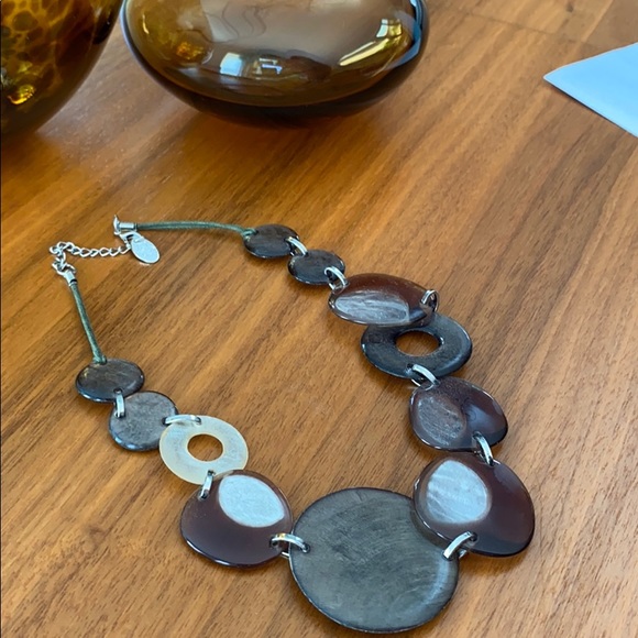 Necklaces Caracol Brow and grey - Picture 3 of 3